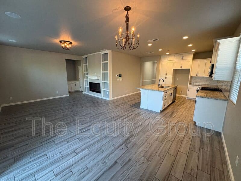 Clovis House: 3461 Alcove Way