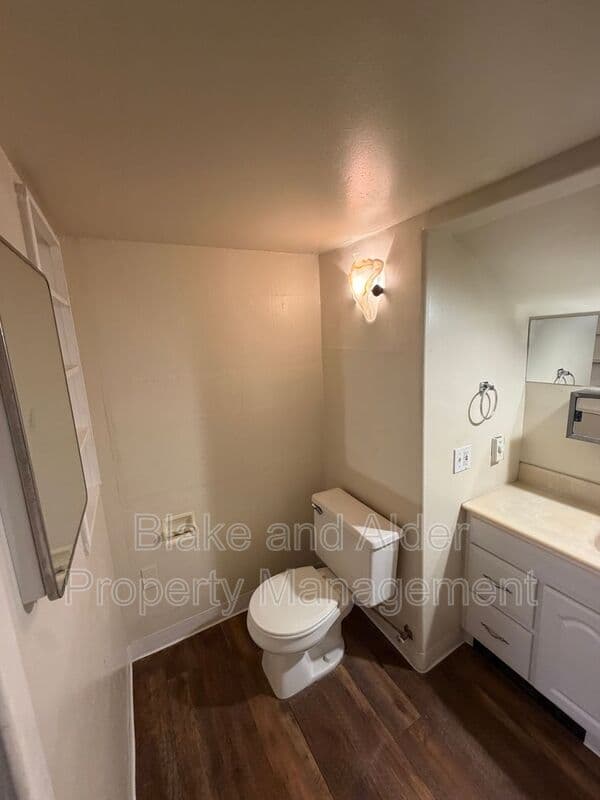Milwaukie House: 10926 SE Linwood Ave