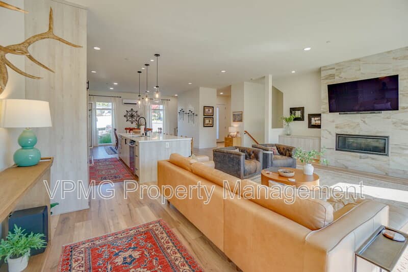 Camas Townhome: 4733 Southeast Ascension Drive