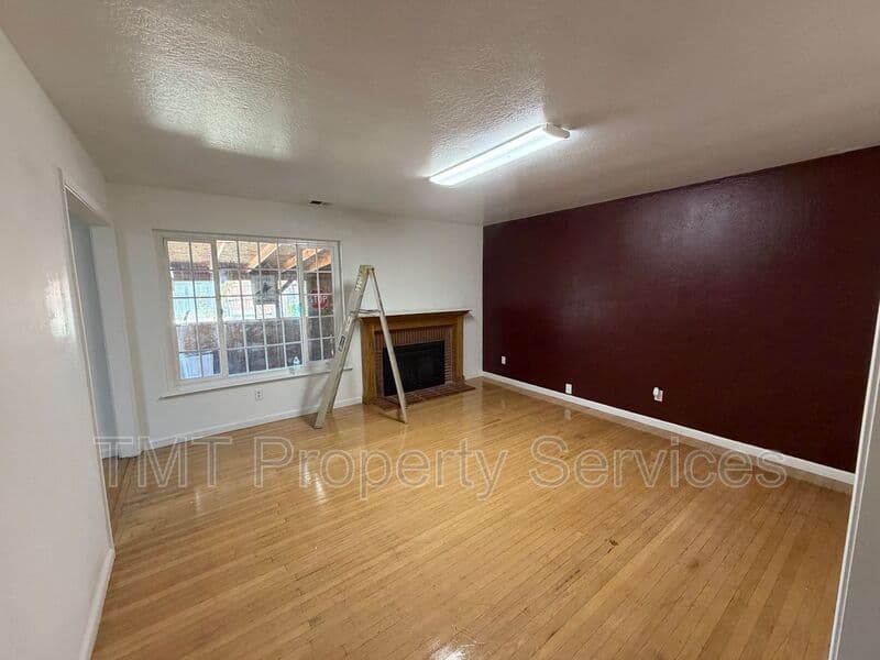 Sacramento House: 5101 North Pkwy