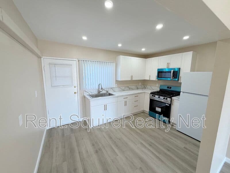 Azusa Condo: 936 W. Foothill Blvd