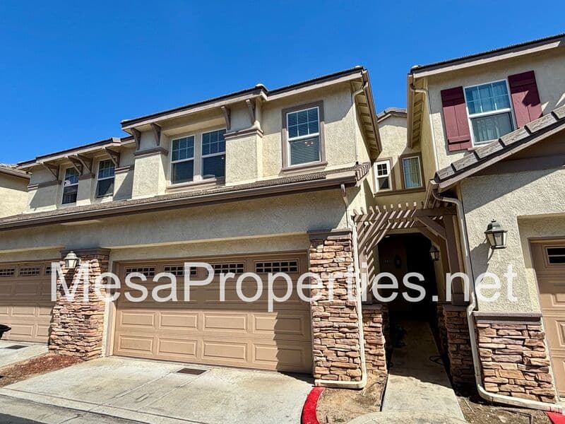 Rancho Cucamonga Townhome: 7161 East Avenue