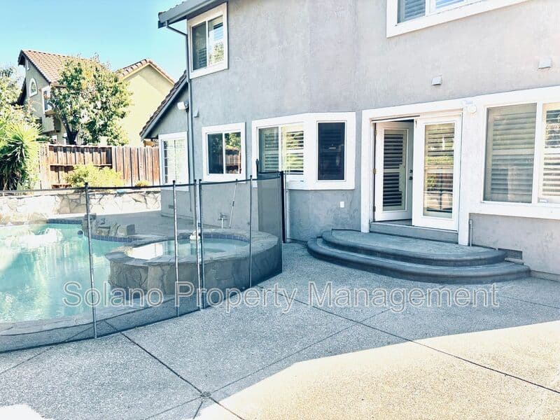 Fairfield House: 3168 Orchard View