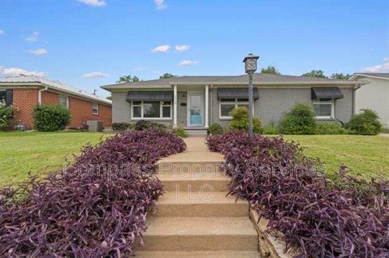 Waco House: 1113A N. New Road