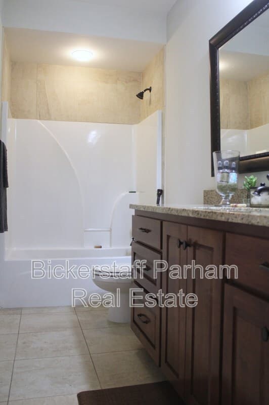 Columbus House: 7165 Bridgemill Drive