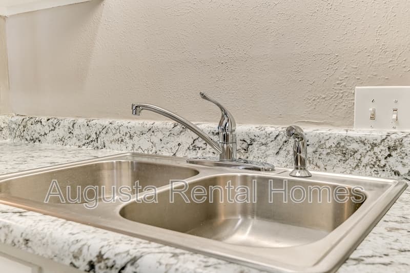 Augusta Condo: 2515 Center West Parkway - 3N
