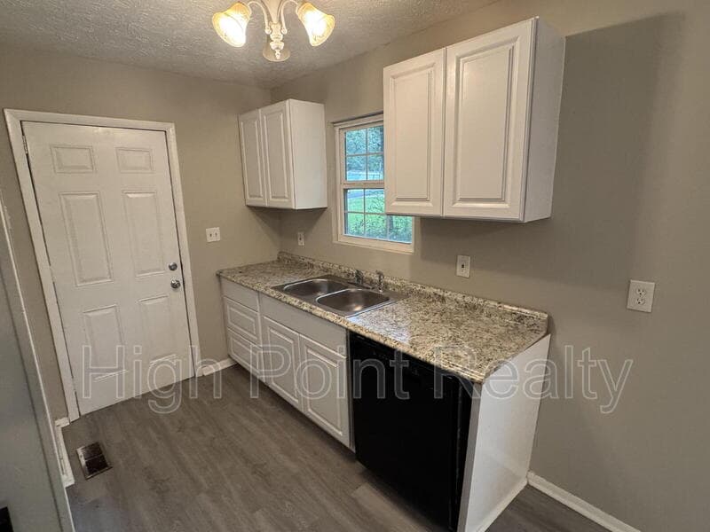 Sylacauga House: 311 Coleman Lane