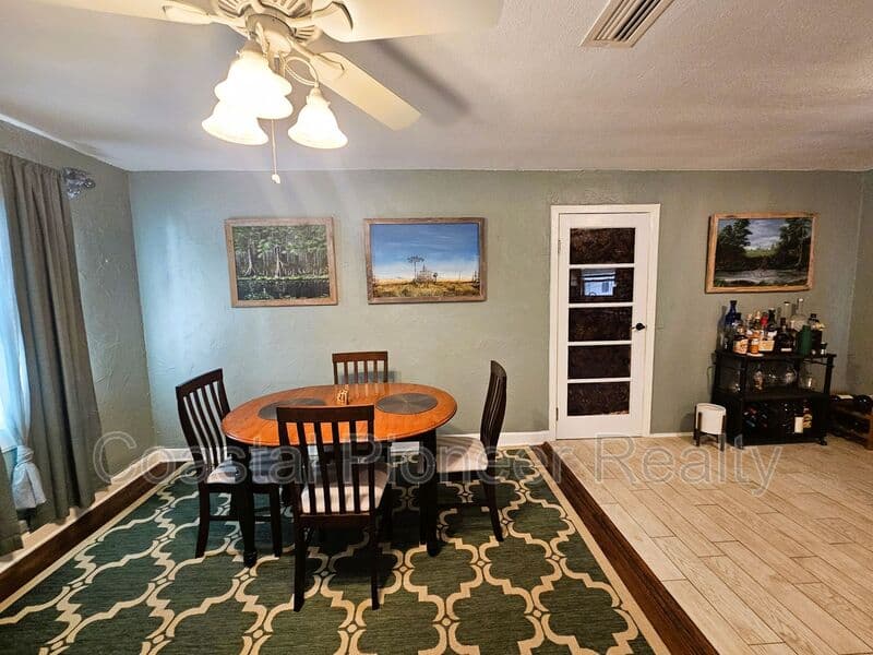 Tampa House: 7301 N 13th St