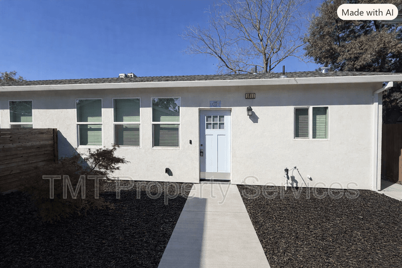 Sacramento House: 1811 Helena Avenue