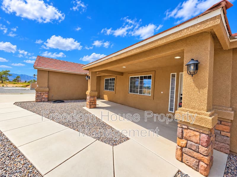 Pahrump House: 410 East Bellville Road