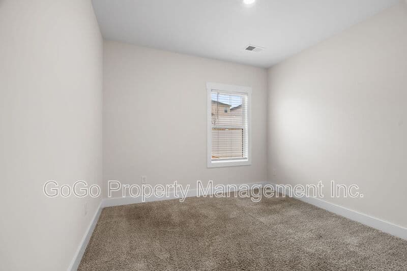 Simpsonville House: 216 Pewter Circle