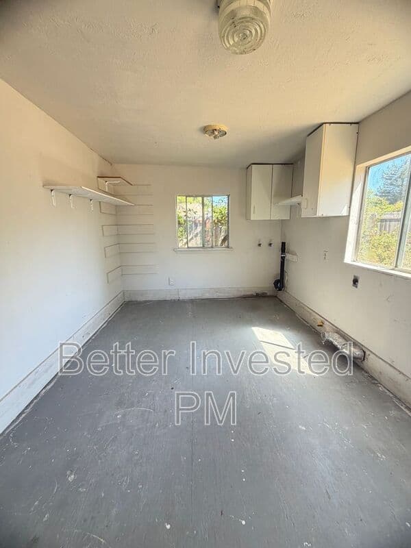 Ukiah House: 3851 Eastside Calpella Rd