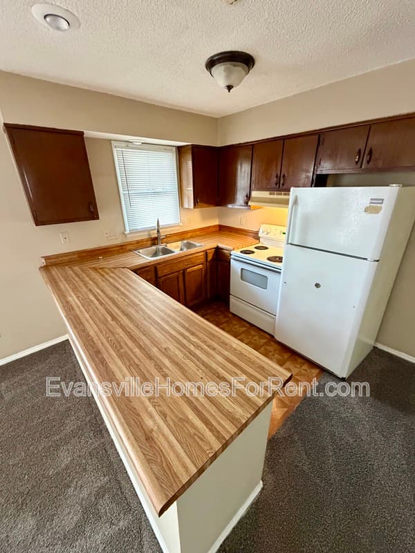 Evansville Condo: 1010 Mary Street - 7