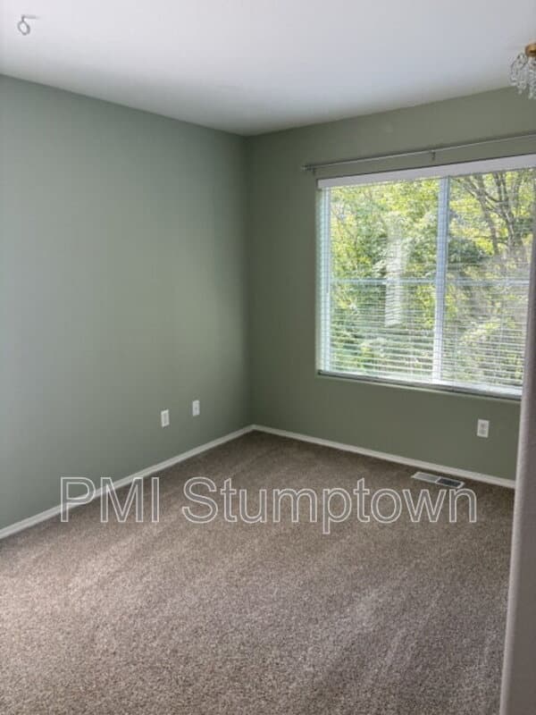 Portland Townhome: 14184 SW Barrows RD