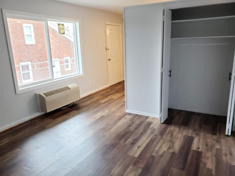 Pella Condo: 1010 Washington Street - 205