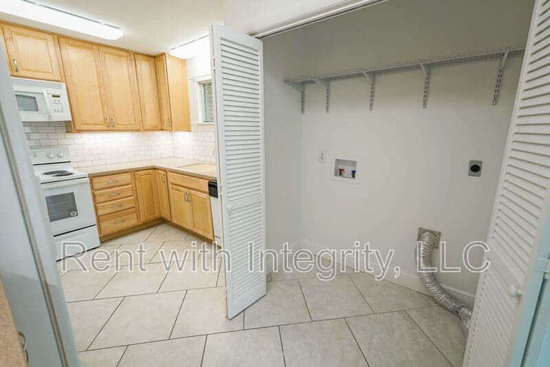 Tallahassee House: 251-A Villas Ct. S
