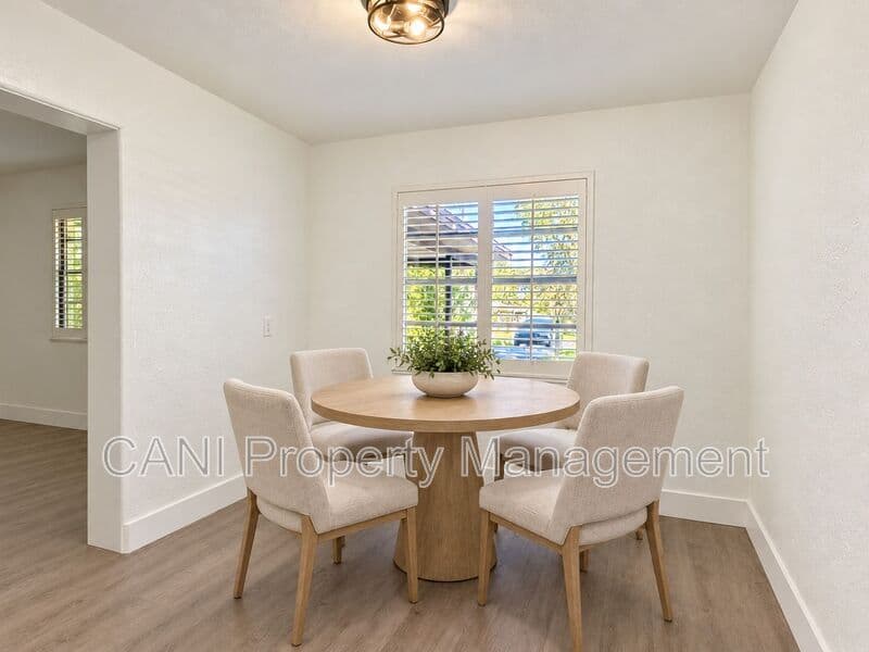 Altamonte Springs House: 450 Forest Lake Drive