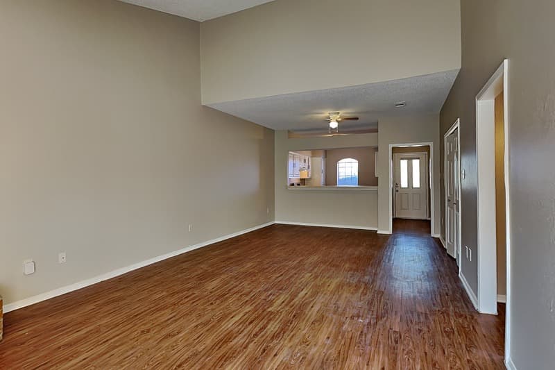 Rowlett House: 6206 Alissa Dr