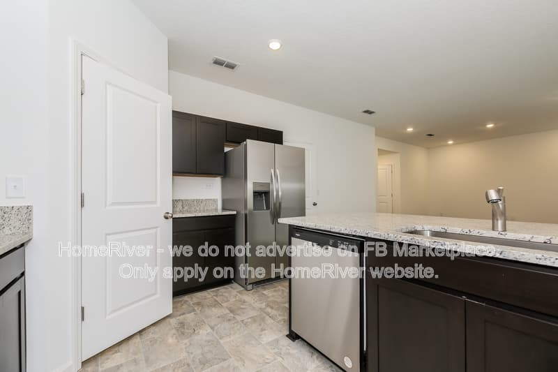 Jacksonville House: 5008 Bramante Dr