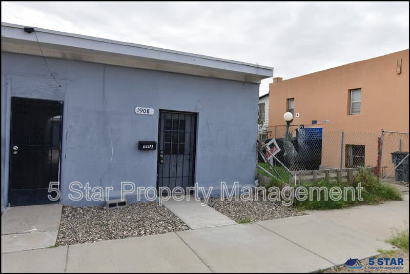 El Paso Condo: 1910 Olive Ave