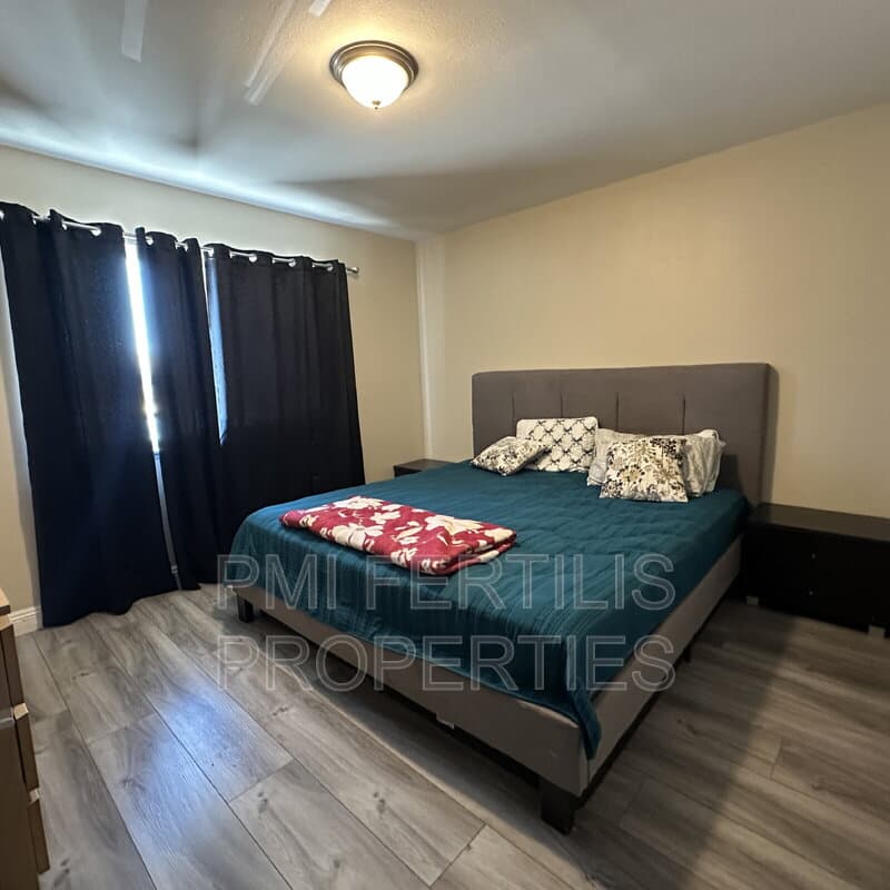 Garden Grove House: 13341 Benton St