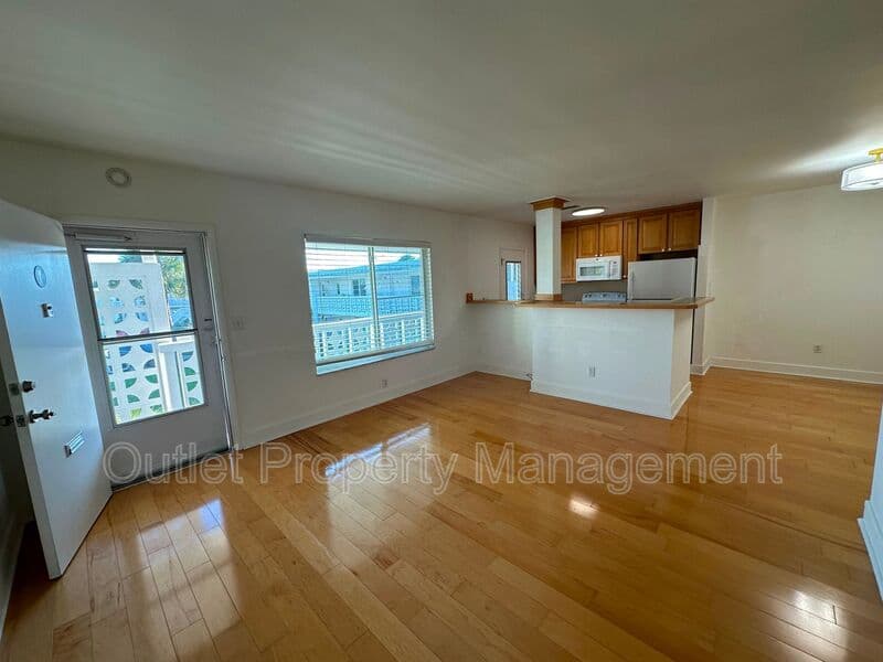 Maitland Condo: 1140 S Orlando Avenue