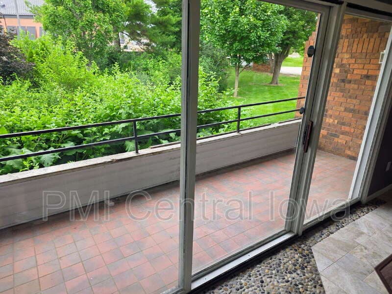 West Des Moines Condo: 1100 50th Street