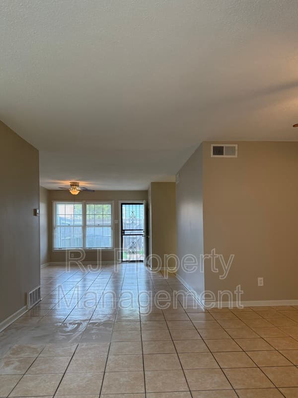 Bartlett Townhome: 3400 Lord Dunmore Cv