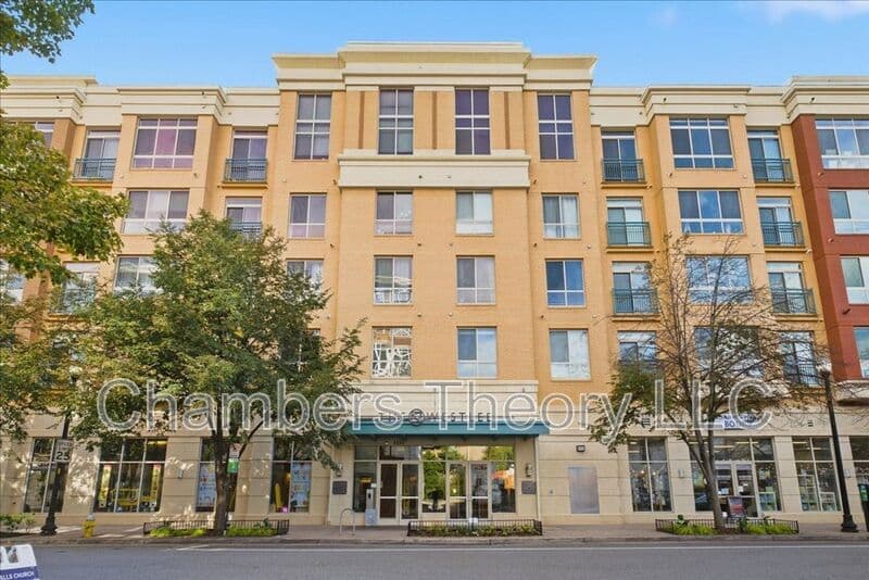 Arlington Condo: 2200 N Westmoreland St