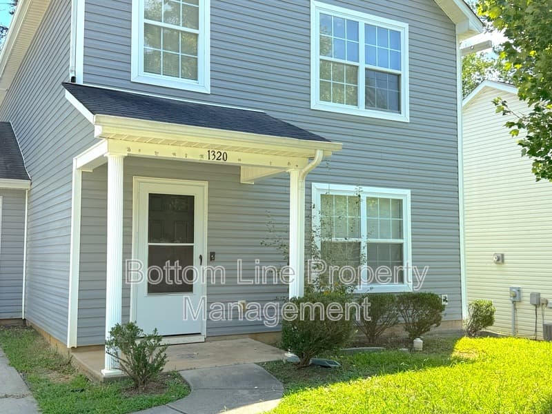 Charlotte House: 1320 Ben Livingston Rd