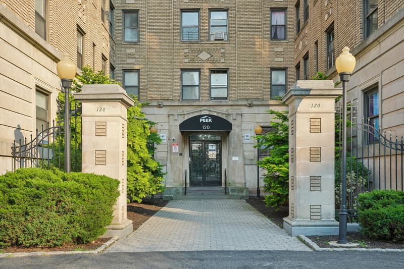 East Orange Condo: 120 S Harrison St - Apt - 37