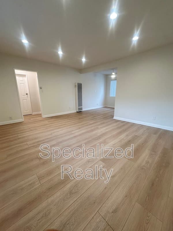 Glendale Condo: 504 Hill Drive
