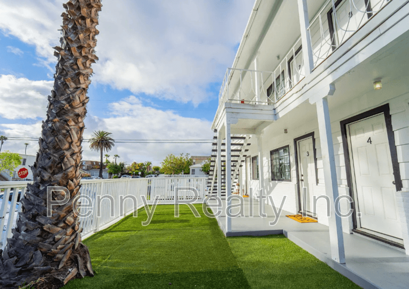 San Diego Condo: 3989 Haines St.