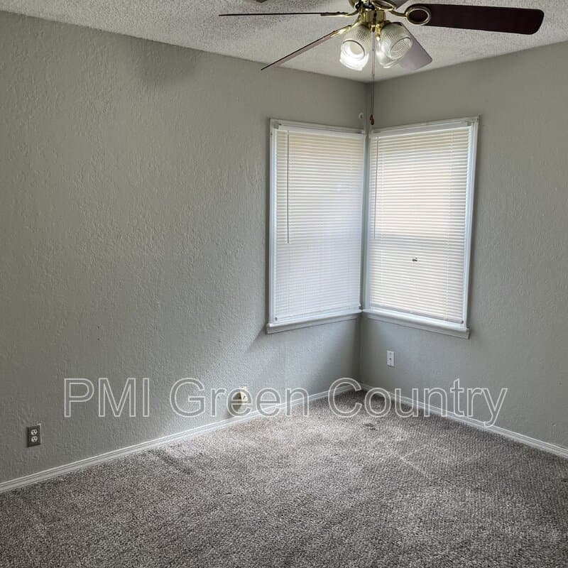 Tulsa House: 4547 E Young Ct