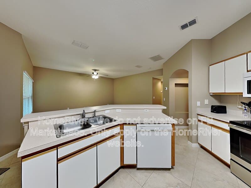Orlando House: 1928 Wiregrass Ct