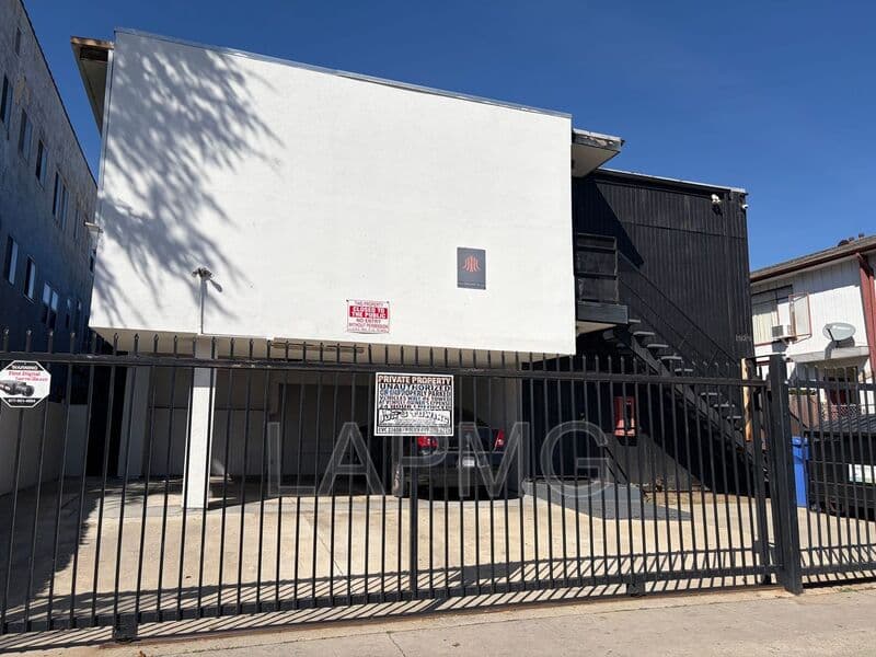 Los Angeles House: 1029 N. Ardmore Avenue