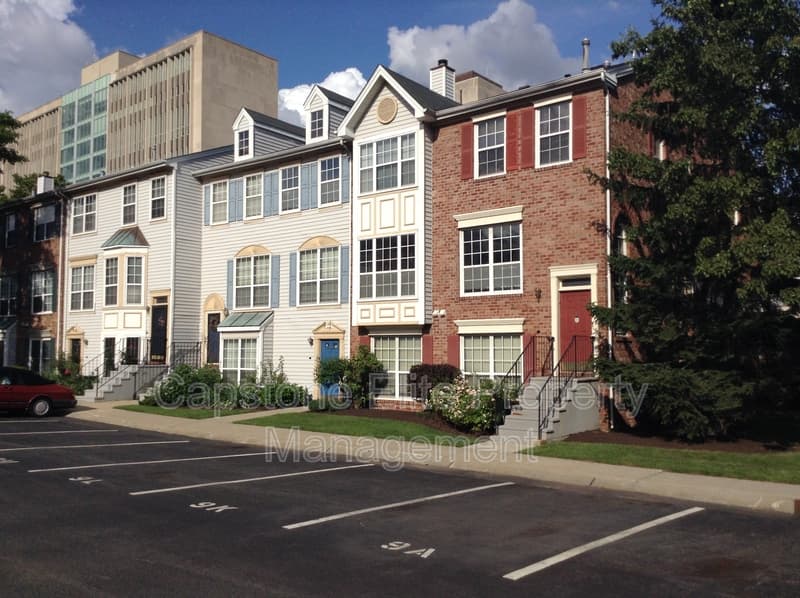 Newark Condo: 37 Howard Court