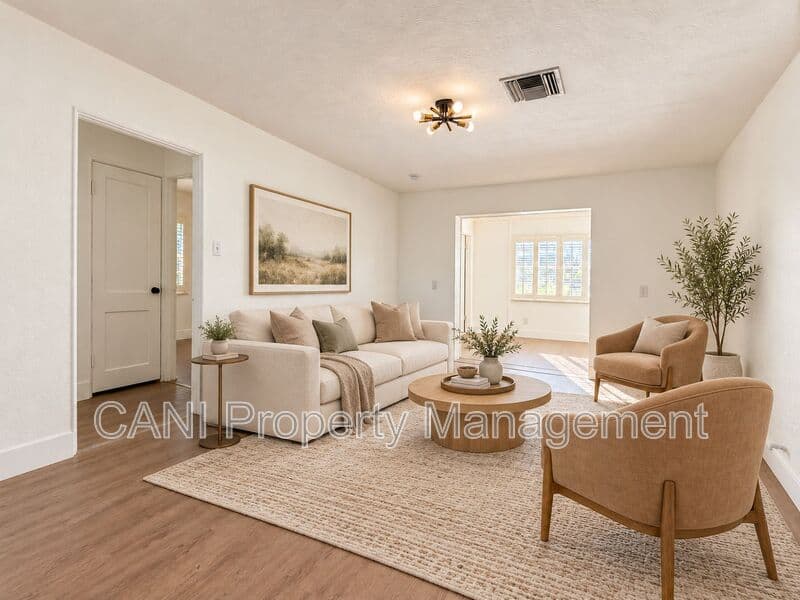 Altamonte Springs House: 450 Forest Lake Drive