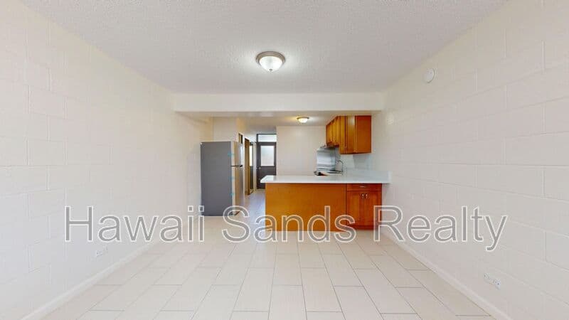 Honolulu House: 39 Hialoa St