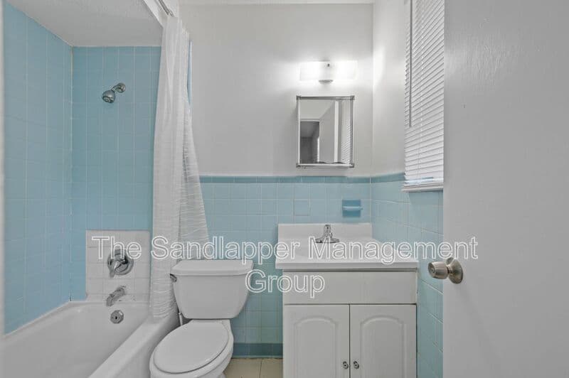 N Charleston Condo: 1215 Mosstree Road