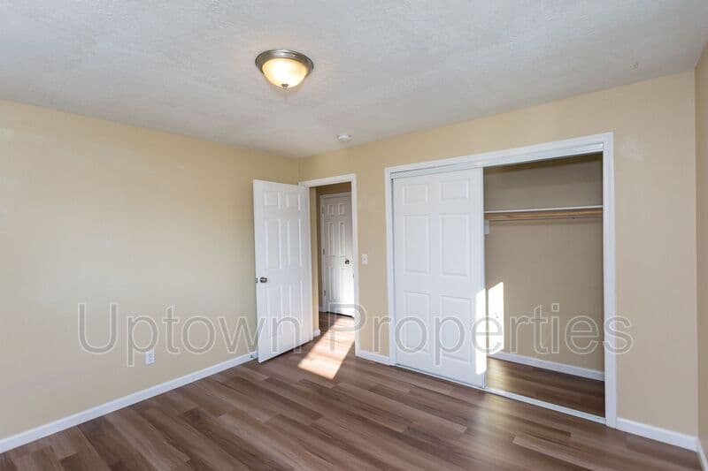 Portland House: 4633 SW Huber St