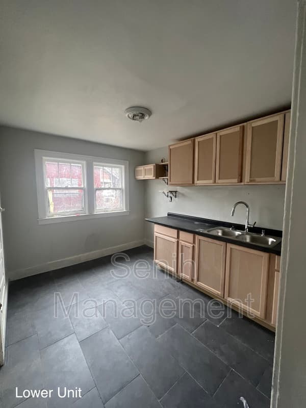 Detroit House: 5342 Oregon