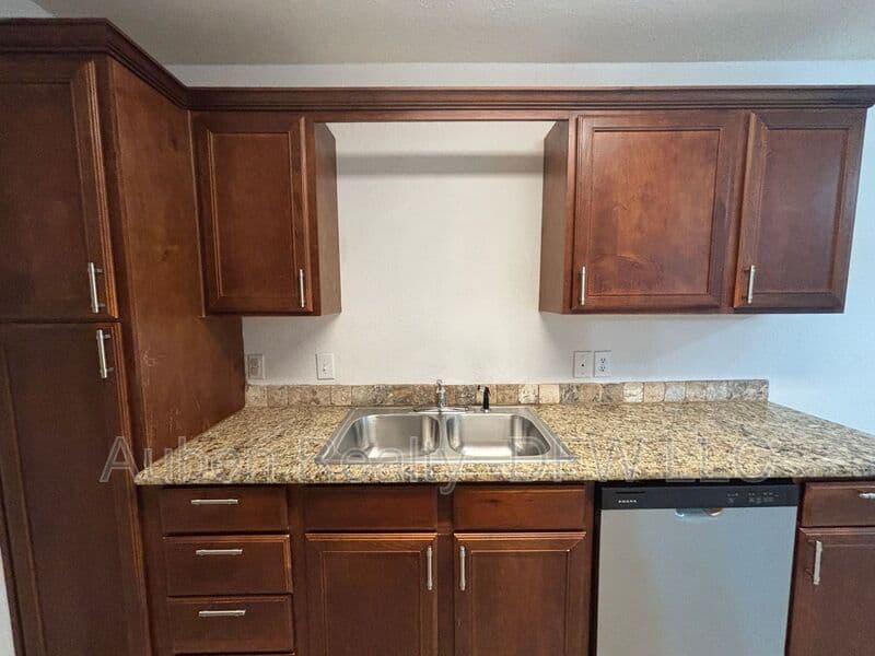 Princeton House: 909 Parkplace Ridge