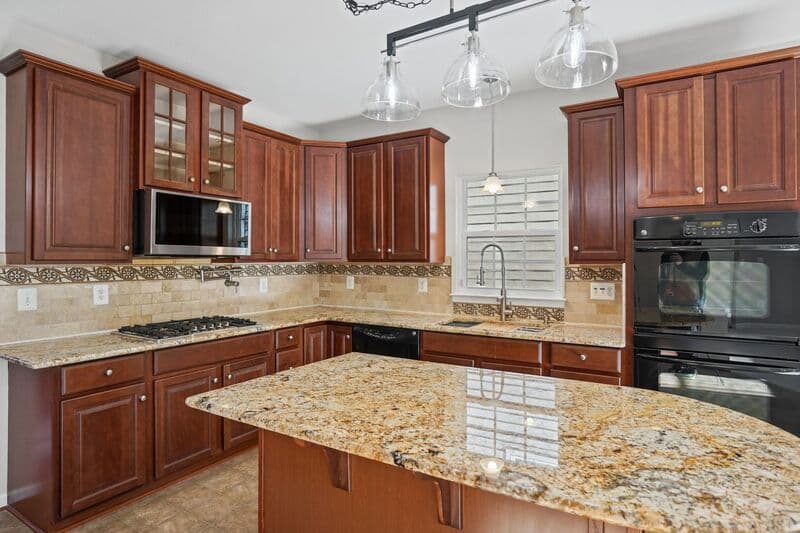 Fredericksburg House: 1100 Wright Court