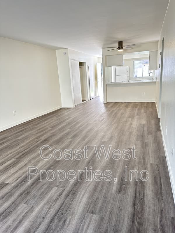 Carlsbad Apartment: 342 Juniper Ave