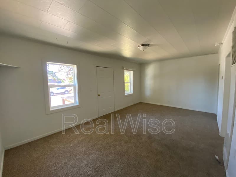 Medford House: 512 Pearl St