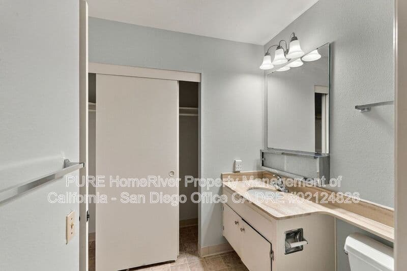 San Diego House: 11128 Poblado Rd