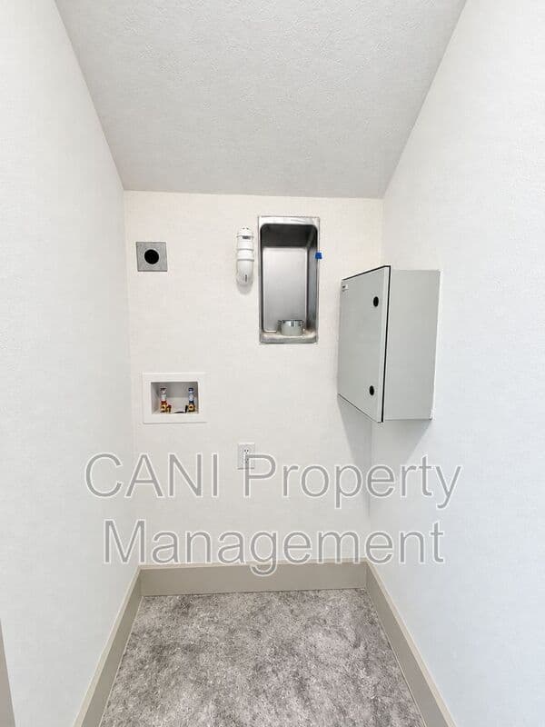 Orlando House: 724 Ellwood Avenue