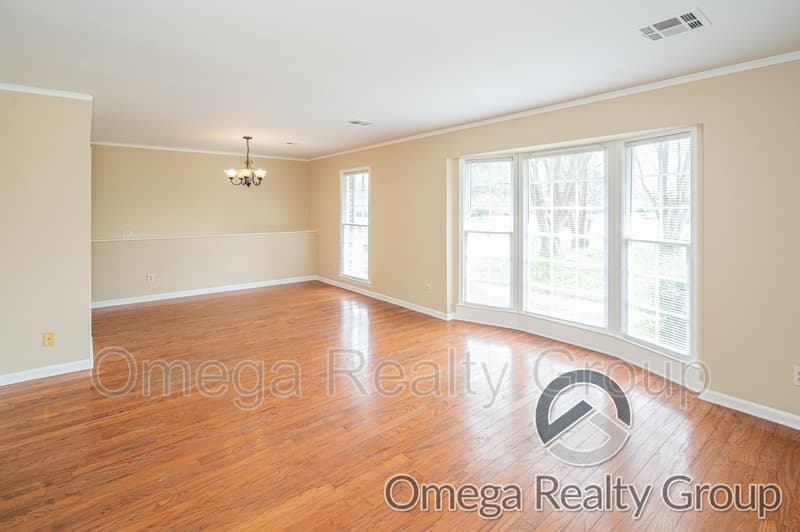 Montgomery House: 3117 Brentwood Dr