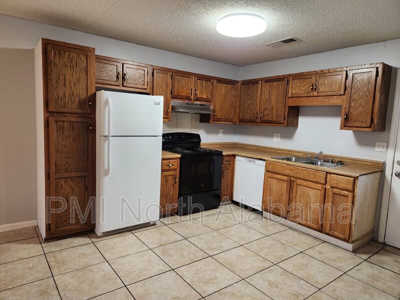Decatur Condo: 201 8th Ave SW